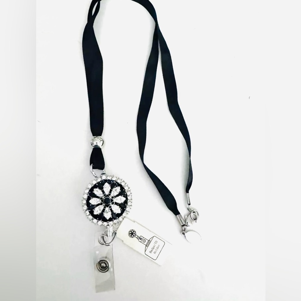 SPRING STREET DESIGN SWAROVSKI CRYSTAL BROSCH RETRACTABLE LANYARD ID HOLDER